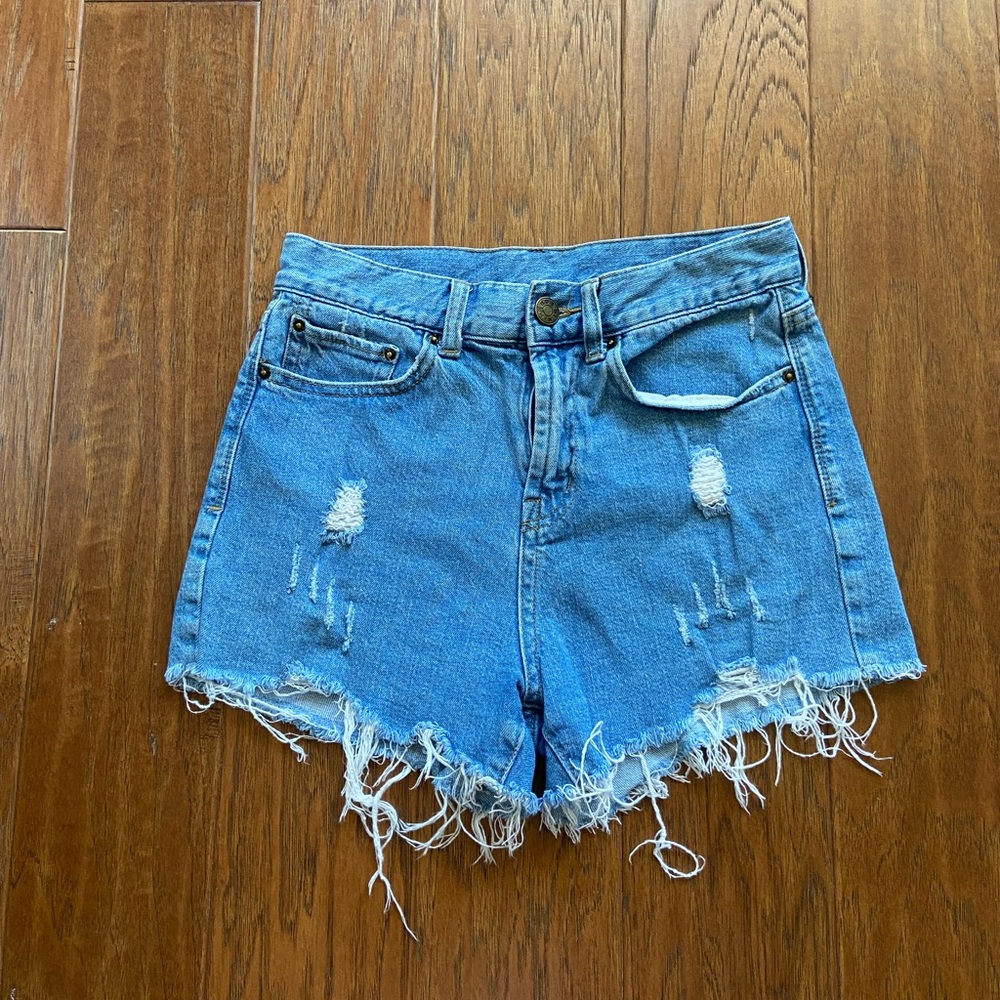 BDG urban outfitters Medium wash high waisted jean shorts size 26